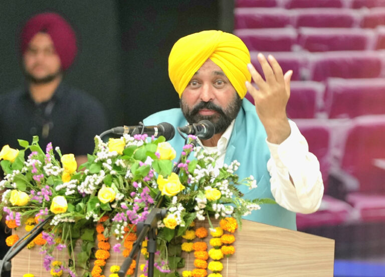 भ्रष्टाचारियों के खिलाफ सीएम मान की कड़ी चेतावनी: कोई नहीं बख्शा जाएगा!