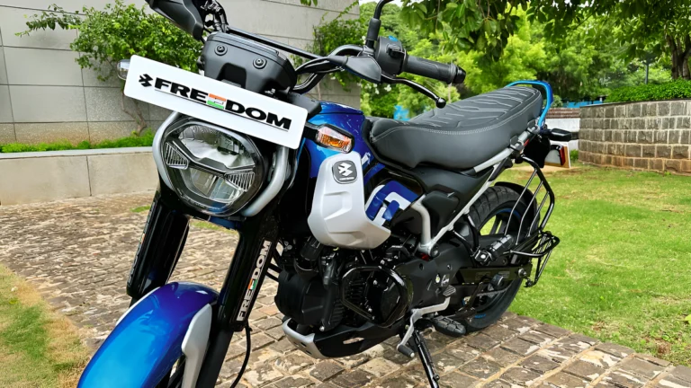 Bajaj Freedom 125: पेट्रोल और CNG से सजे इस बाइक में है कमाल का माइलेज!