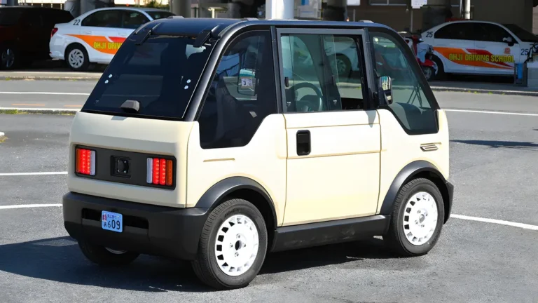जापान की नई Mini EV: सिर्फ 2 लाख में 300 किमी रेंज और शानदार फीचर्स!