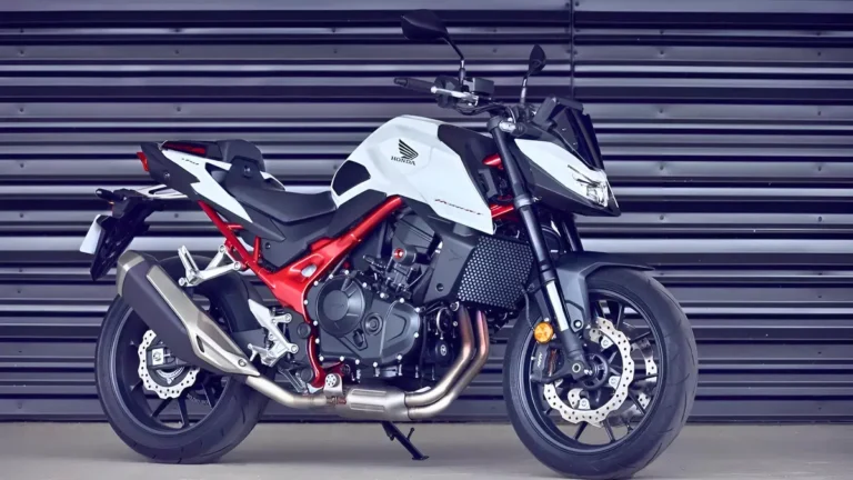 2025 Honda CB750 Hornet: नया मिड-वेट स्ट्रीटफाइटर जो करेगा दमदार प्रदर्शन!