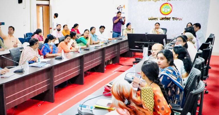 राष्ट्रीय महिला आयोग की समीक्षा बैठक: महिला अपराधों की रोकथाम के लिए नए उपाय