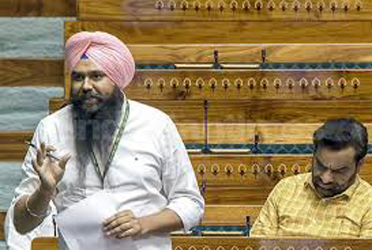 मलविंदर कंग का भाजपा नेता बिट्टू पर तीखा हमला, निजी हितों का लगाया आरोप